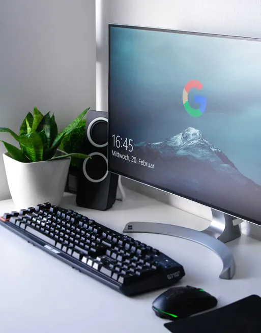 Komputer kerja yang membutuhkan proteksi antivirus